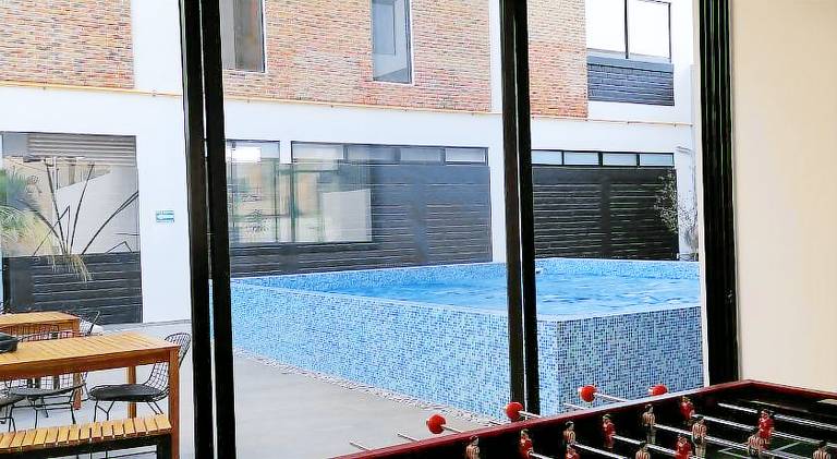 Apartment with pool — photo 4