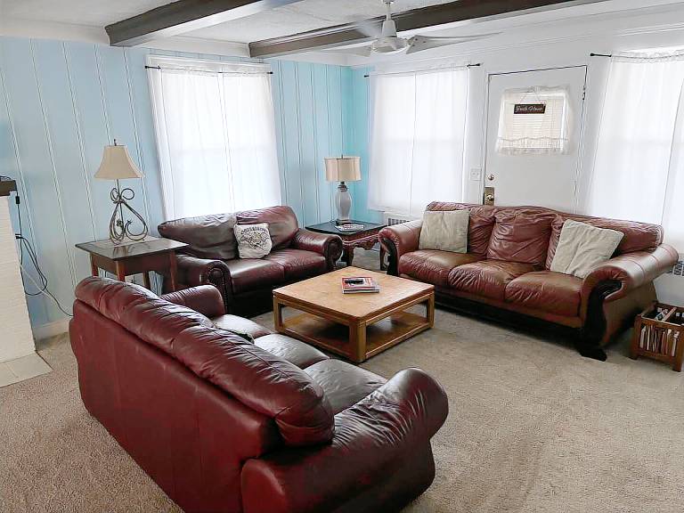 Historic Beach Side Getaway - Pet friendly, WiFi — photo 5