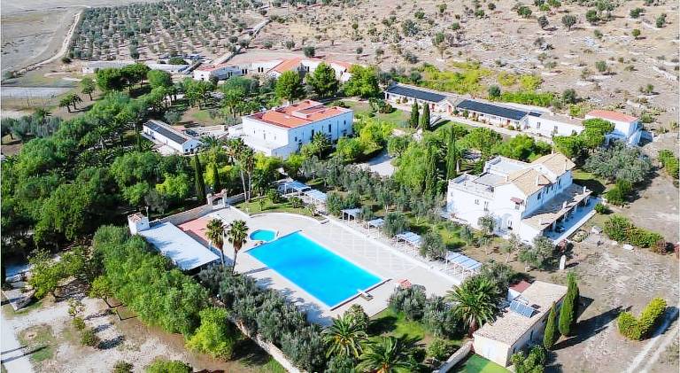 House with private pool & yard | Pets are welcome — photo 3