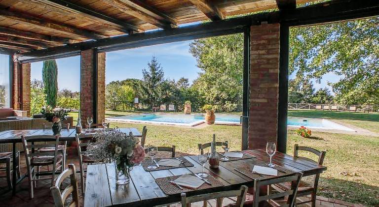 Farm with garden, patio & barbecue — photo 2