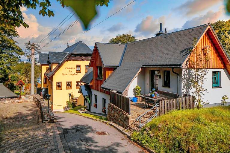 Spielzeughof Seiffen - Bingenhaus — photo 2
