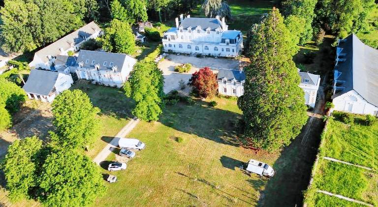 EMPLACEMENT BUCOLIQUE DE CAMPING dans le parc du chateau - Attention tente et materiels non fournis in Chinon