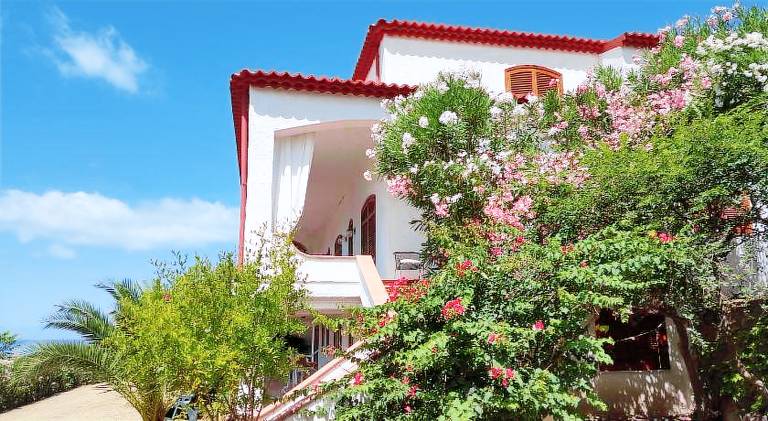 Holiday apartment with 2 rooms for 4 persons — photo 3