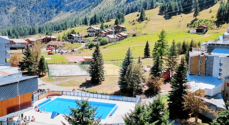 Holiday apartment with pool — photo 3