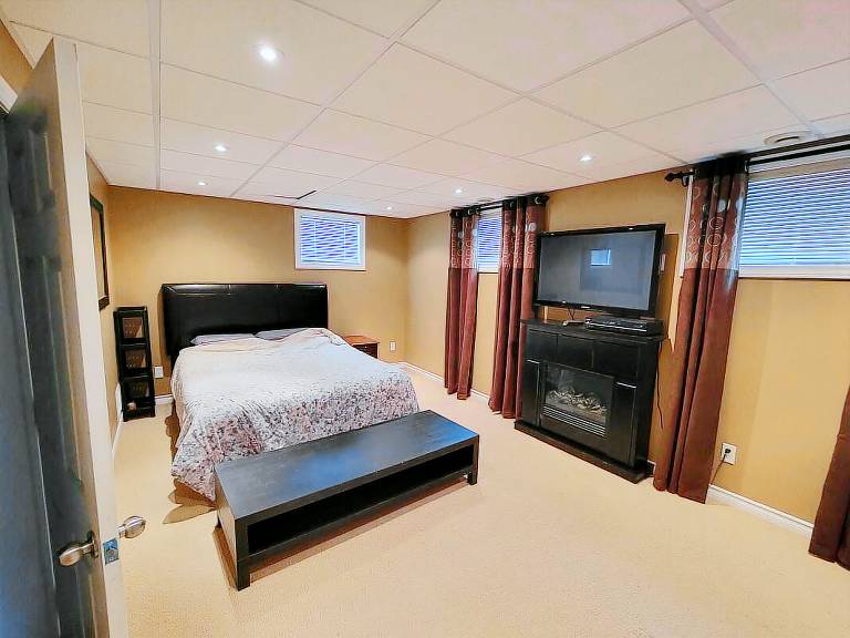 Private room  Oshawa