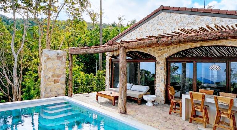 House with hot tub, yard & terrace — photo 3