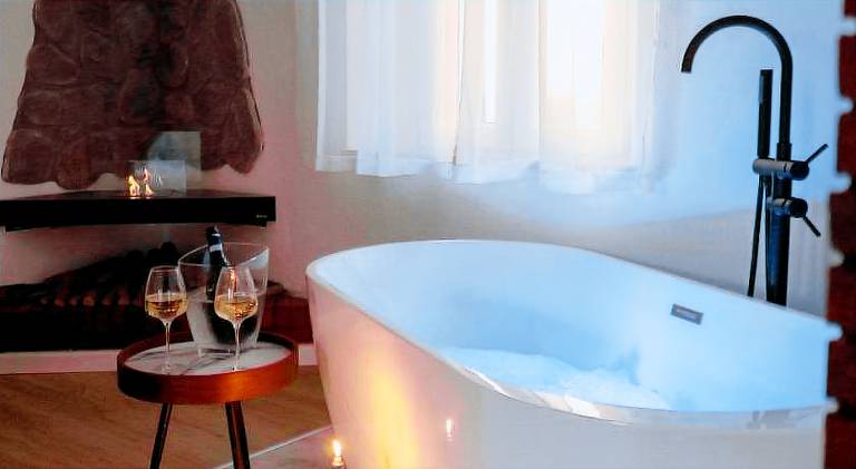 Holiday apartment with jacuzzi — photo 3