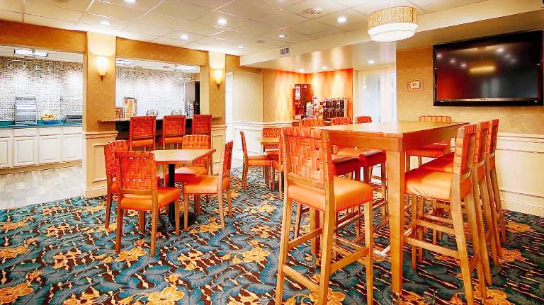 Spark by Hilton Sarasota Siesta Key Gateway — photo 4