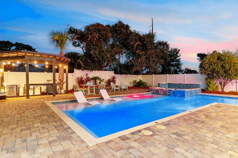Saltwater Sunsets Private Pool & Close to Beach Dog Friendly FREE Excursions ️ — photo 5