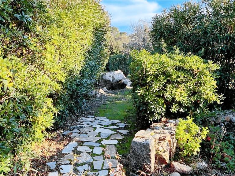 Charming Mini-Villa, 50m from Santa-Giulia Beach, Private Terrace, Sleeps 4 — photo 3
