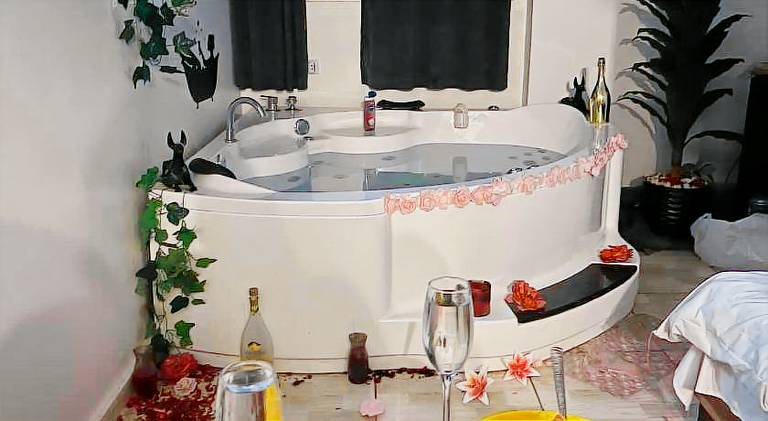 Holiday apartment with hot tub — photo 3
