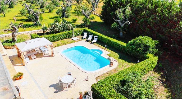 Villa with garden, terrace & private pool — photo 4