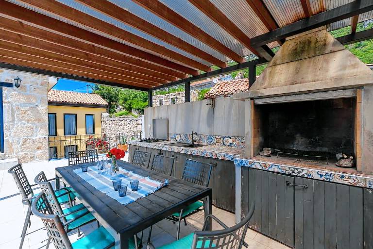 Villa with pool, sauna & terrace | Pool view | Pets are welcome — photo 4