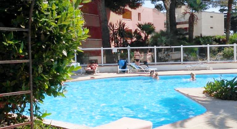 Nice rental apartment with pool | Close to the beach | Pets are welcome — photo 4