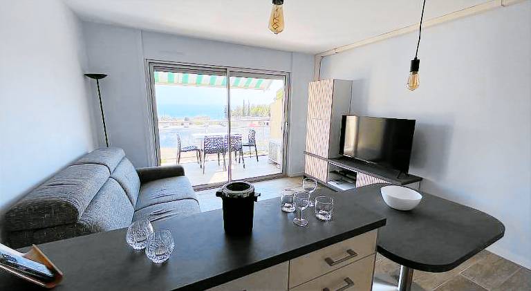 Holiday apartment with terrace — photo 3
