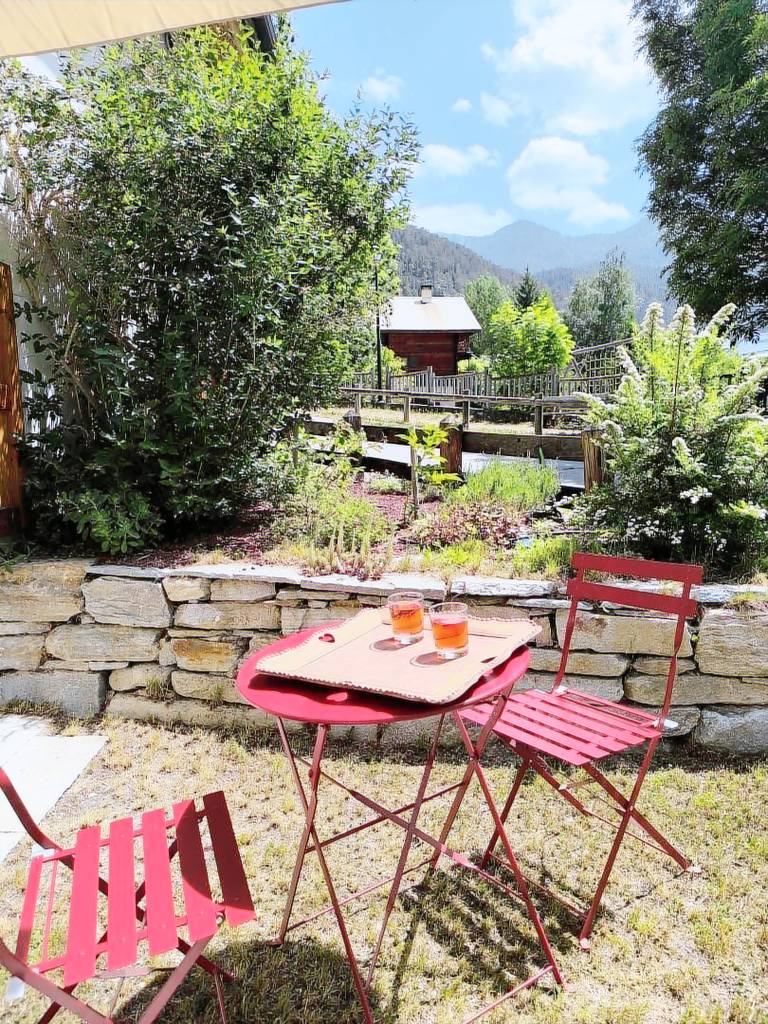 Gite with yard — photo 3