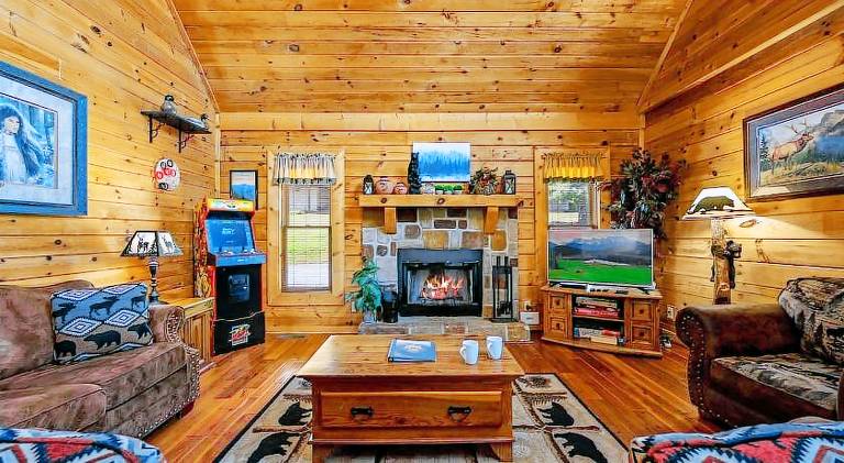Vacation home with hot tub — photo 2