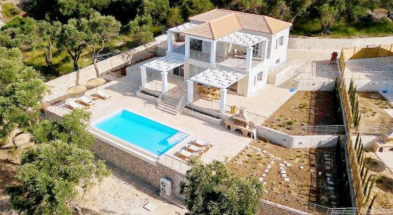 Spacious villa with private pool, garden & patio | Dogs allowed in Corfu