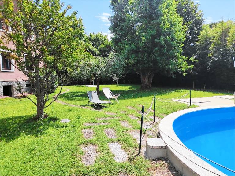 Beautiful apartment with garden, pool & patio | Pet-friendly — photo 2
