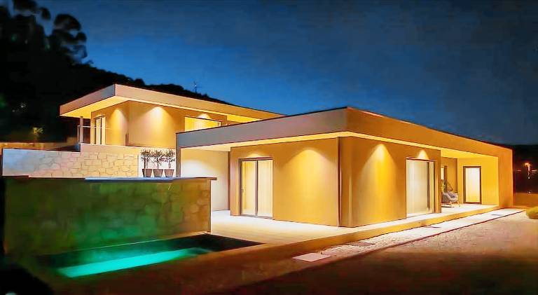 330 m&sup2; Villa