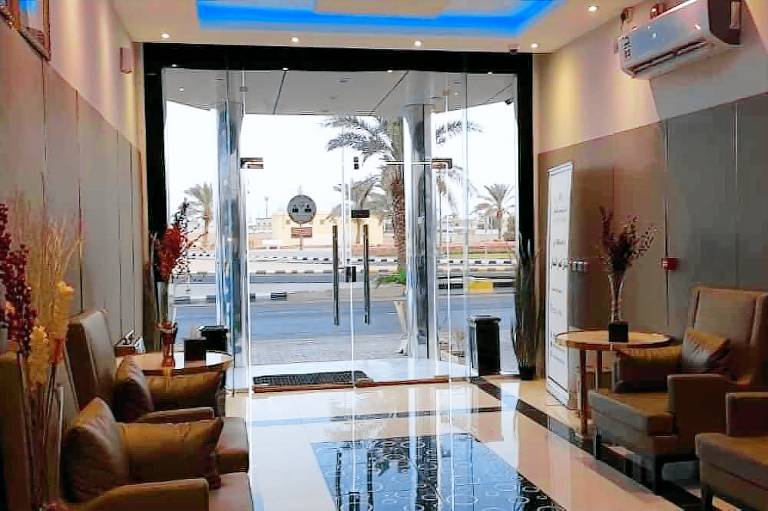 Qasr Alshamal Hotel