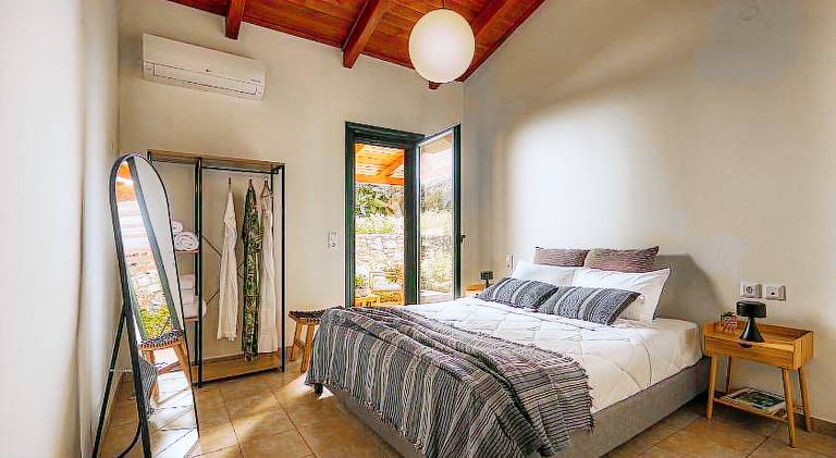Yiama's Seaside Cottage in Paliokastro near Heraklion City in Heraklion