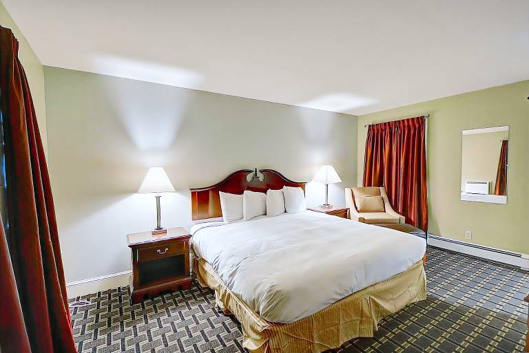 Colonial Motel and Spa