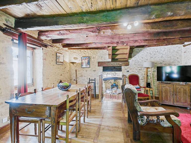 House with BBQ, terrace & yard — photo 4