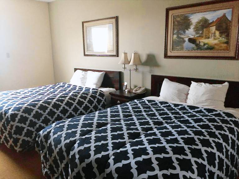 Econo Lodge Inn and Suites in Innisfail, AB