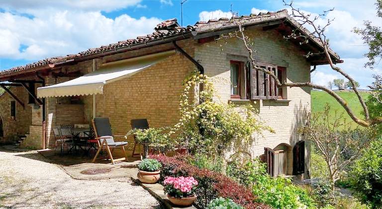 Holiday apartment with 2 rooms for 5 persons in Urbania