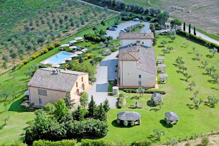 Nice house with yard, barbeque & pool | Good for workation | Dogs allowed in Barberino Tavarnelle