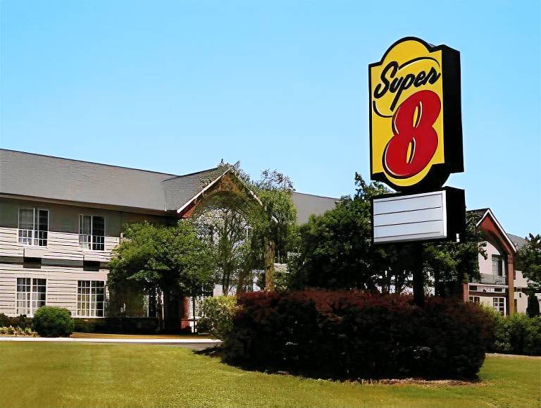 Super 8 by Wyndham Smithfield in Smithfield, NC