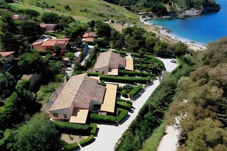 Child-friendly villa with BBQ & garden | Beach nearby | Pet-friendly — photo 2