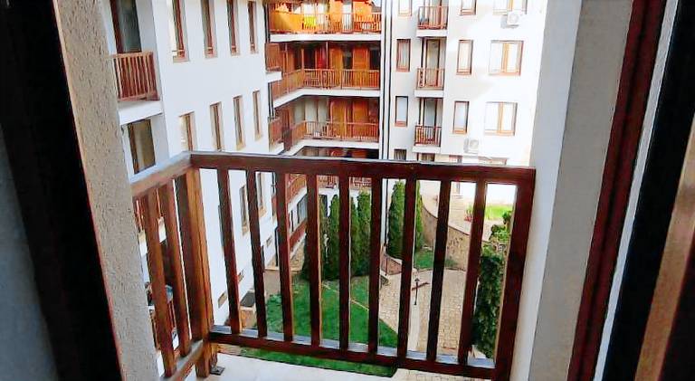 Holiday apartment with yard — photo 5