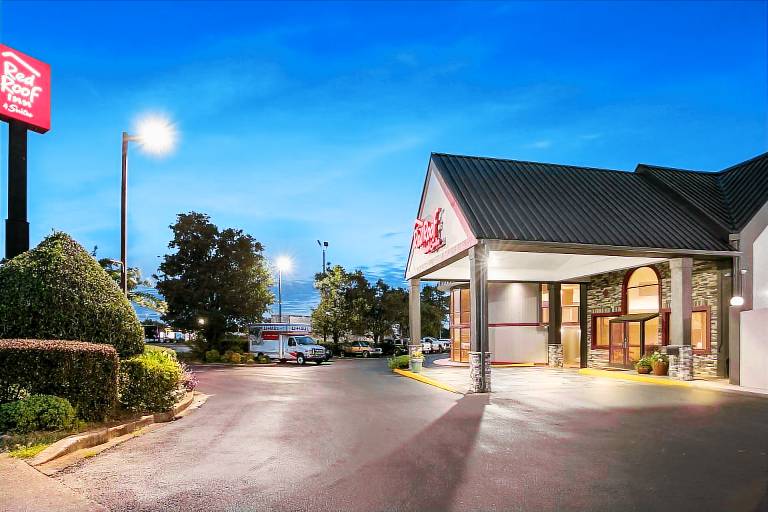 Red Roof Inn & Suites Duncan — photo 5