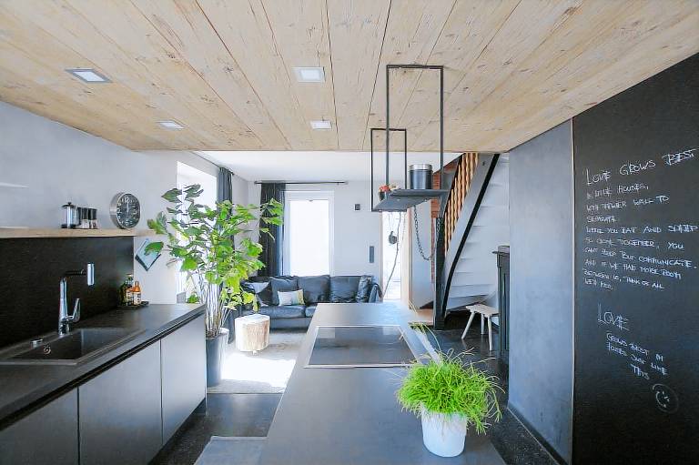 Vacation home with fast internet, garden & terrace | Pet-friendly — photo 4