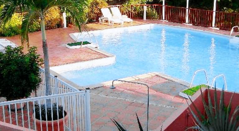 Holiday apartment with private pool & patio | Perfect for remote work | Pets allowed — photo 4