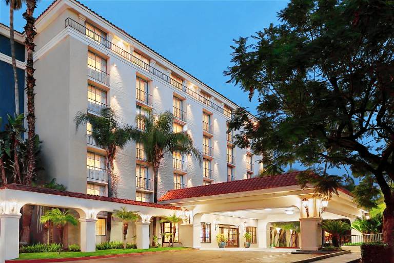 Embassy Suites by Hilton Arcadia Pasadena Area