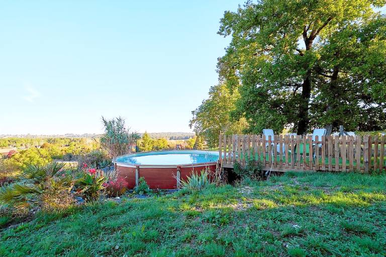 Pech Chabrol: Family Cottage with Pool and Vineyard View in Marmande