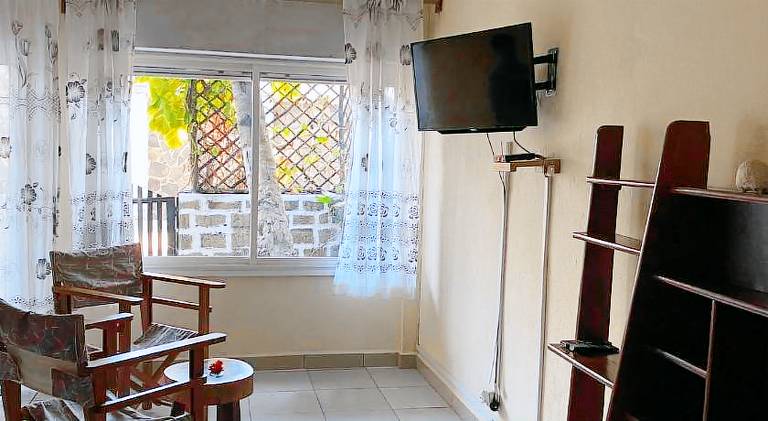 Charming rental apartment with terrace, BBQ & garden | Close to the beach | Perfect for remote work | Pet-friendly — photo 3