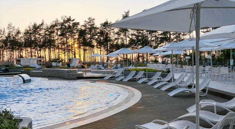 Rental apartment with jacuzzi & pool — photo 3