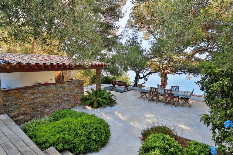 Family-oriented spacious vacation home with yard, terrace & private pool | Sea view | Perfect for remote work | Dogs allowed — photo 3