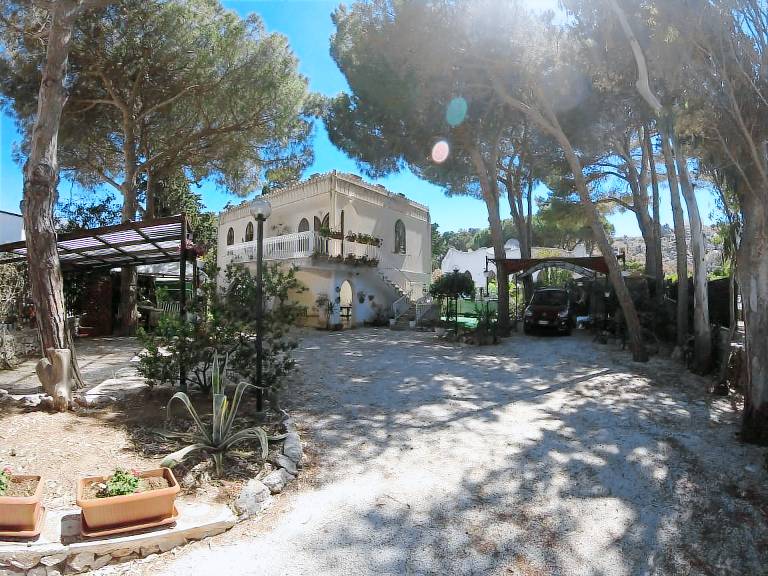 Rental apartment with pool, barbecue & terrace — photo 3