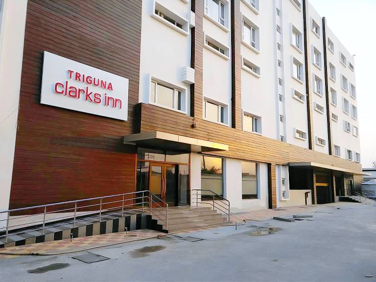 Triguna Clarks Inn Kurnool