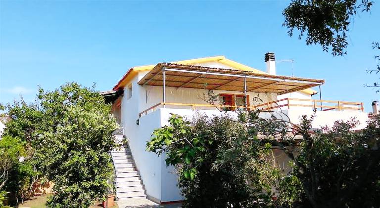 House with 3 rooms for 6 persons in San Teodoro