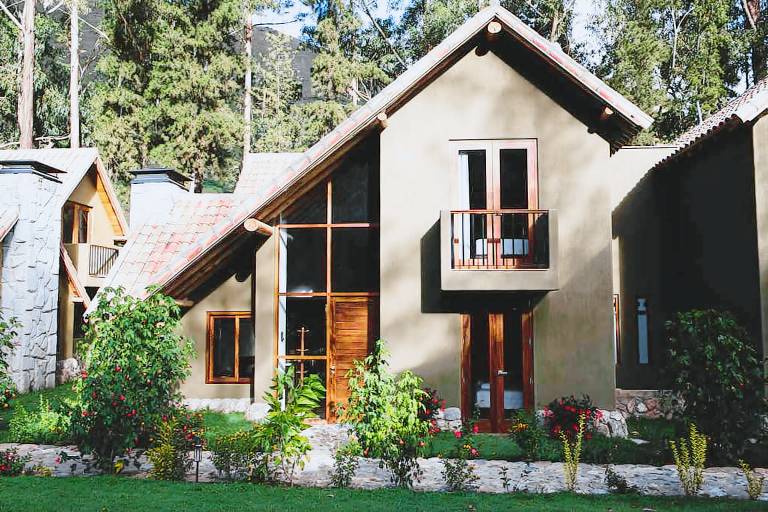 Family-oriented charming vacation home with yard, fast internet & barbecue | Dogs allowed — photo 3