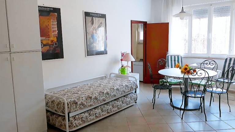 Rental apartment with terrace — photo 2