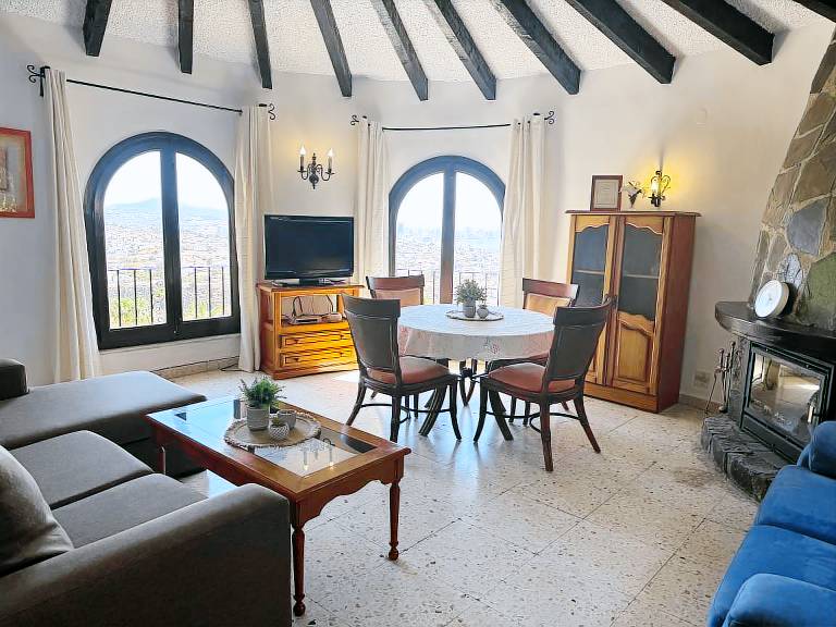 Fully equipped villa with private pool, patio & yard | Dogs allowed — photo 4