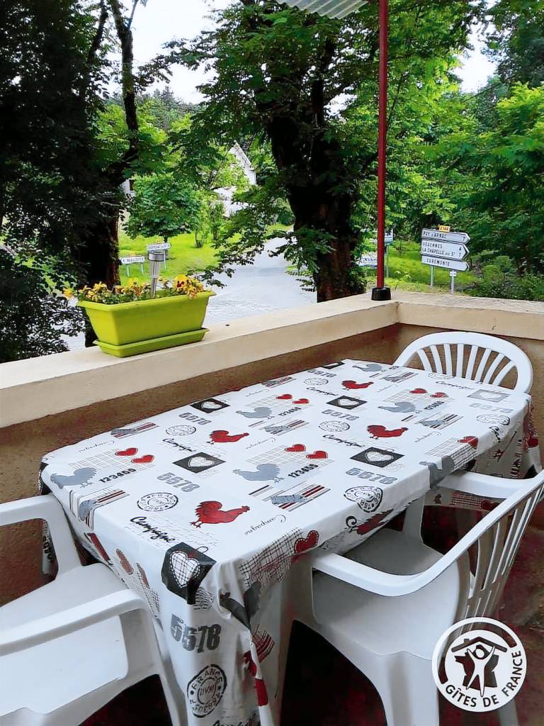 Gite with BBQ, garden & patio — photo 5
