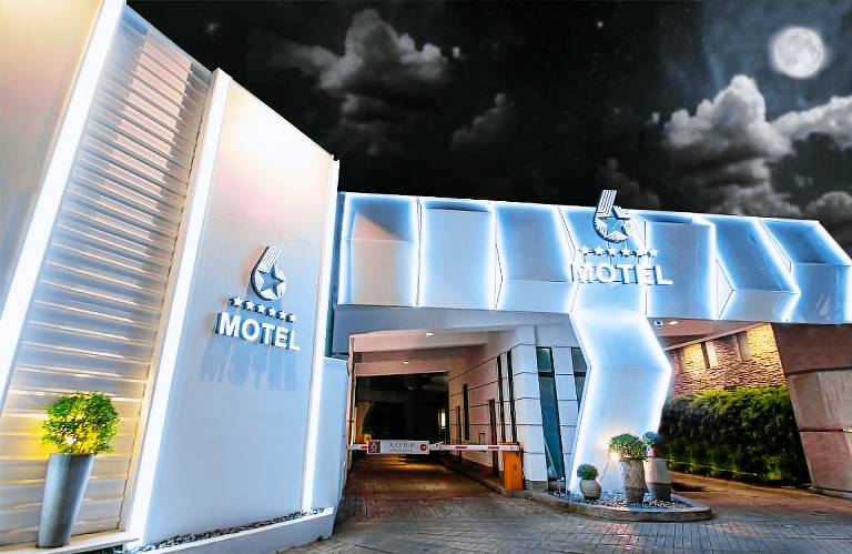 Six Star Motel - Zhongli in Taoyuan City